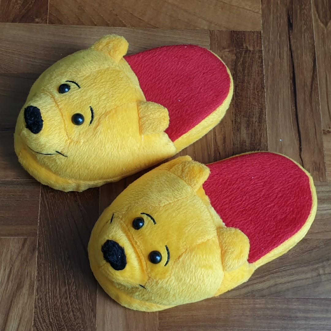 Pooh bear 2025 slippers