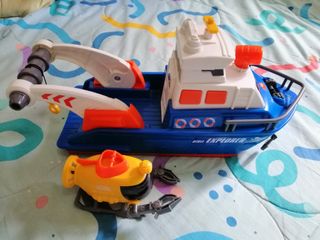 dickie explorer boat