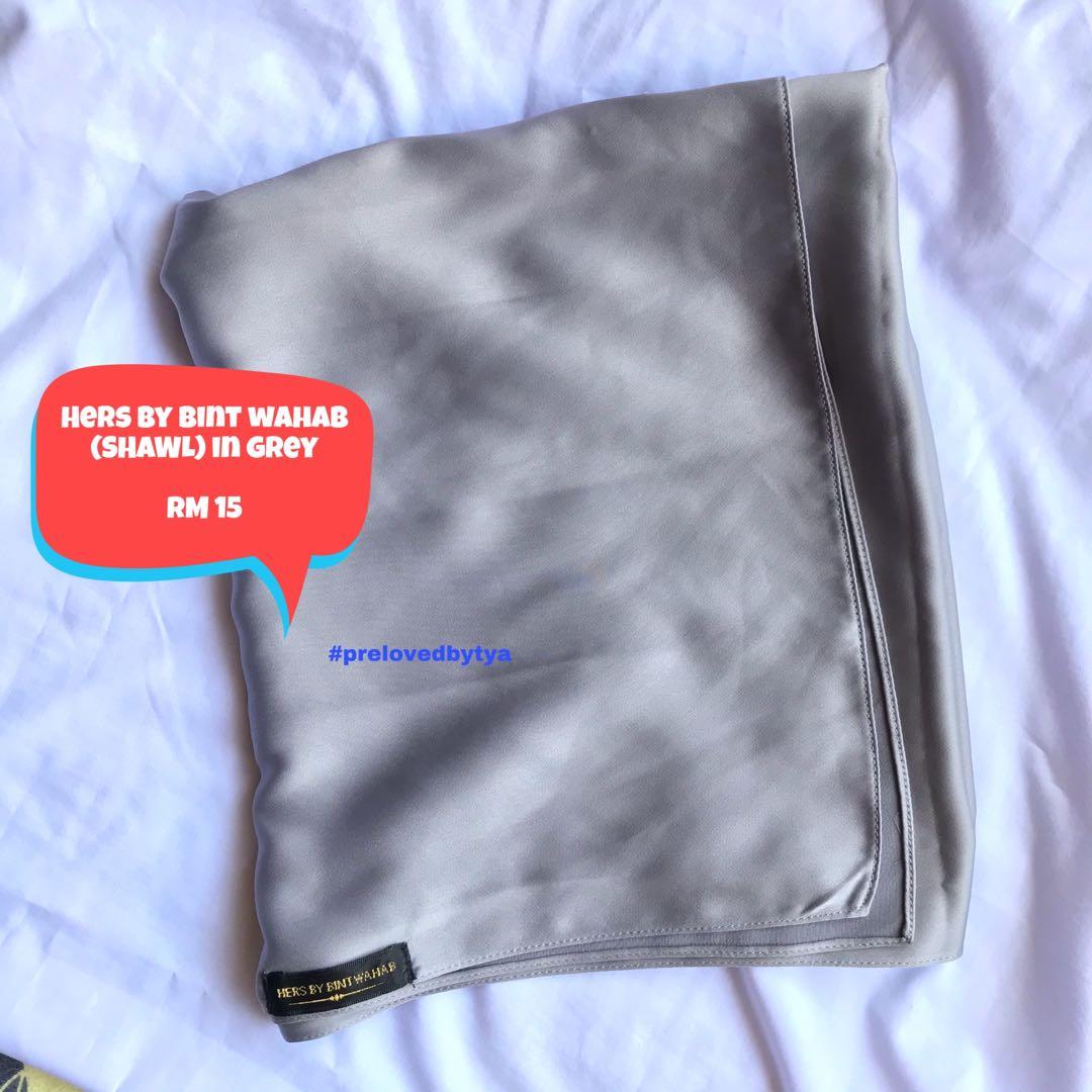 Hers By Bint Wahab Shawl Muslimah Fashion Scarves On Carousell