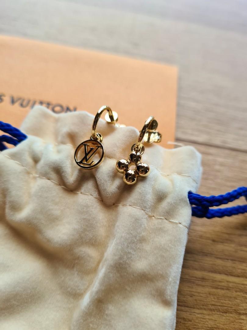Shop Louis Vuitton Blooming earrings (M64859) by MUTIARA