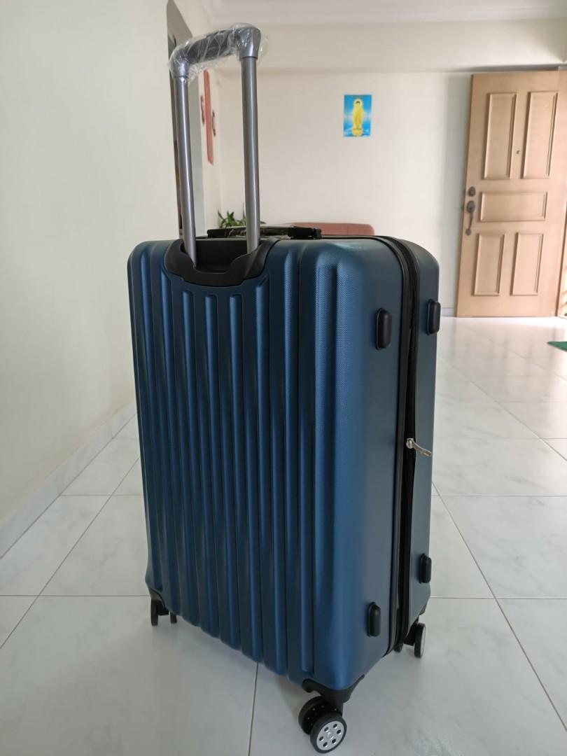 New Yorker Upright 28 Inch Luggage