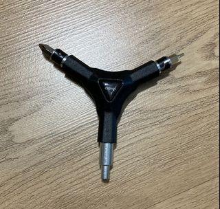 Oxelo 5 in 1 Skateboarding Tool