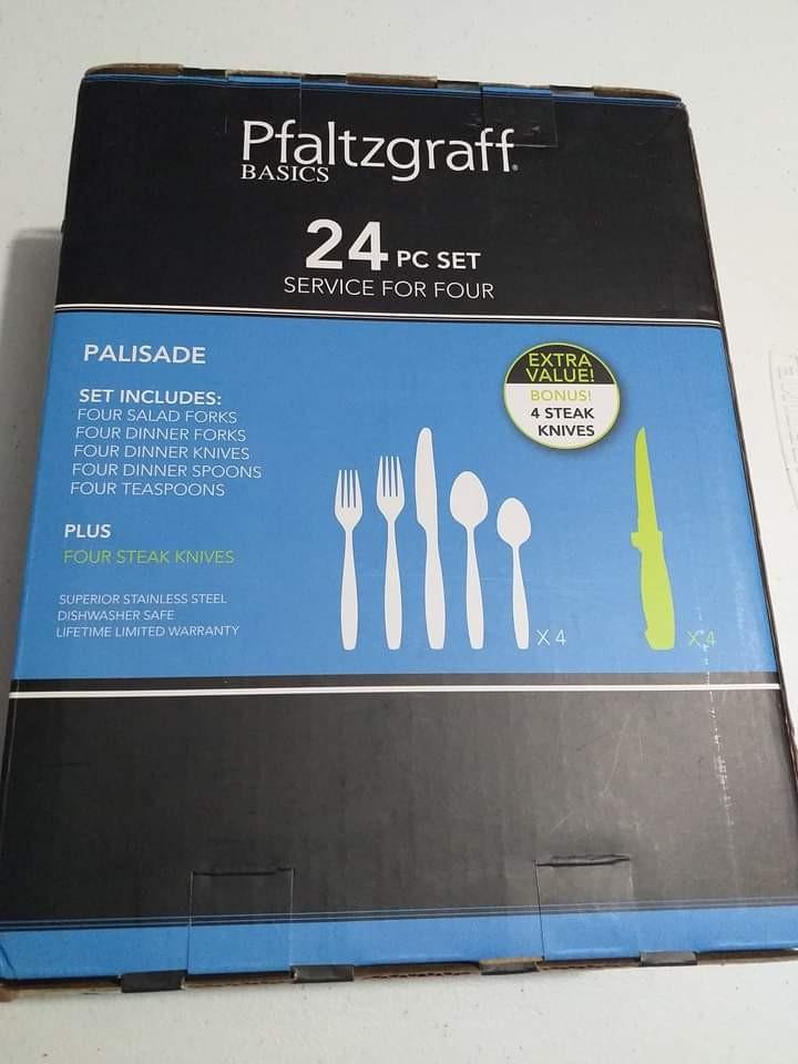 Palisade Set (Category: Table Linen & Textiles) located in Batangas. Submitted by usline.20.18 (Listing ID 1037365940, Image 2). Description: 4 salad forks 4 dinner forks 4 dinner knives 4 dinner spoons 4 teaspoons Plus 4 steak knives Superior Stainless ❗❗ F R E E S H I P ❗❗ ❌ $ 50 ❌.