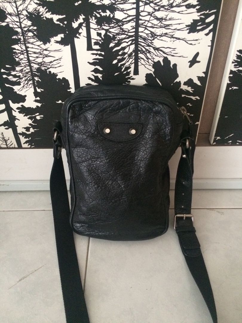 Balenciaga reporter discount