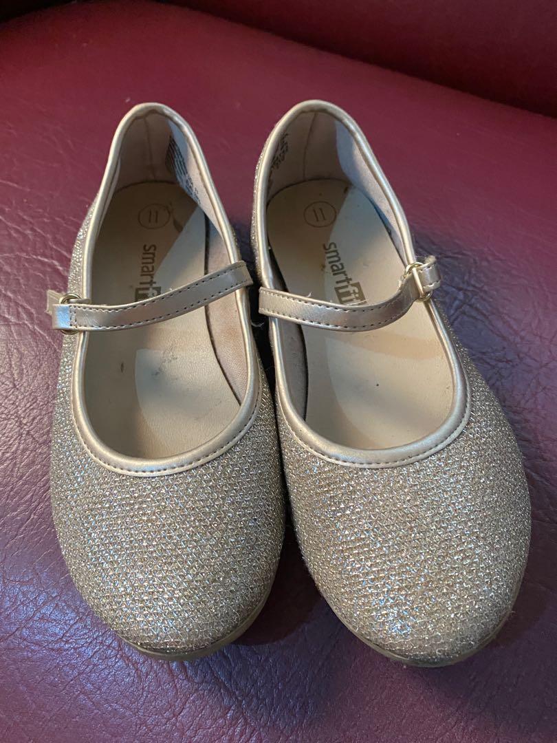 girls gold shoes size 4