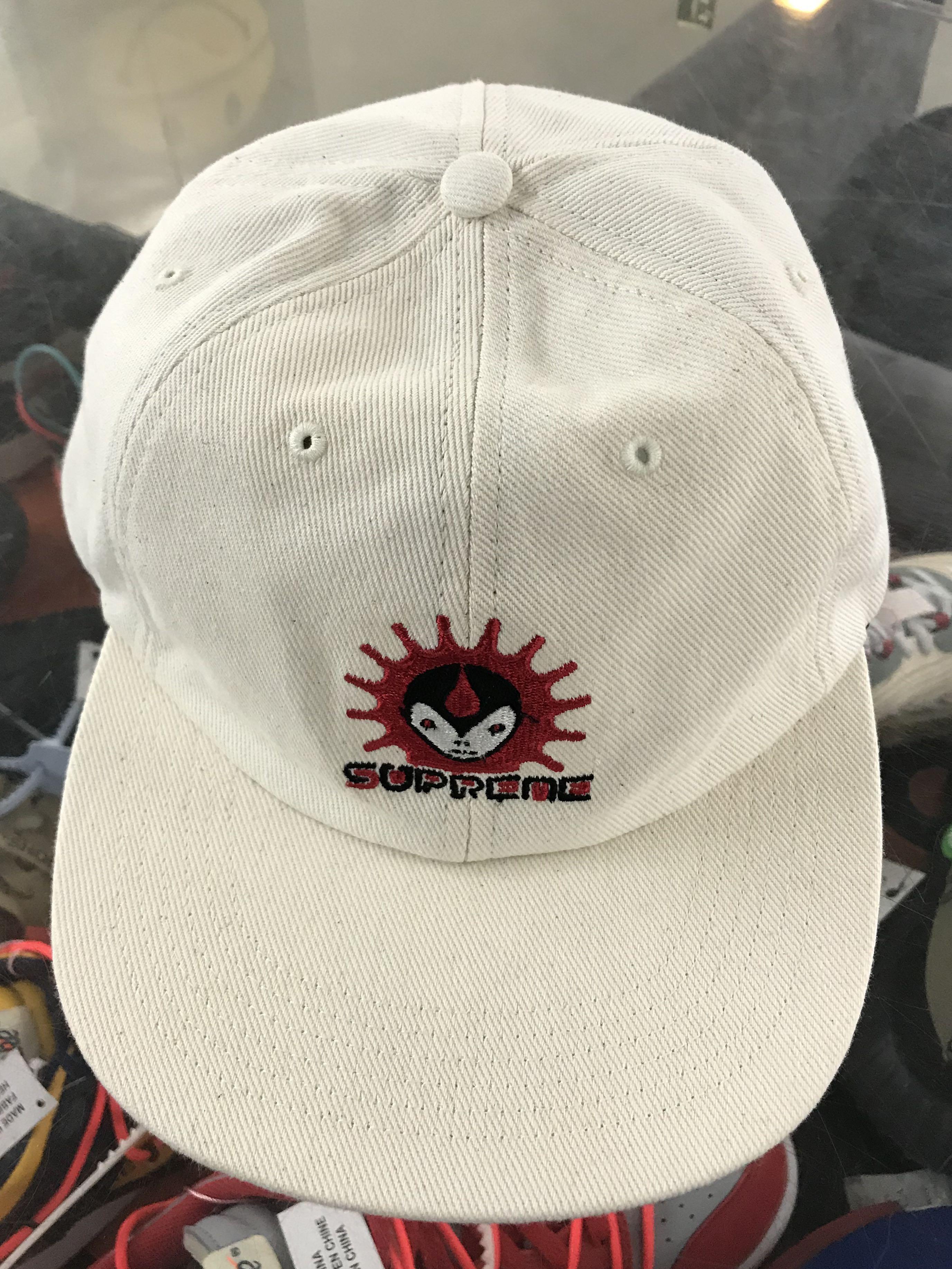 Supreme vampire hat 2025