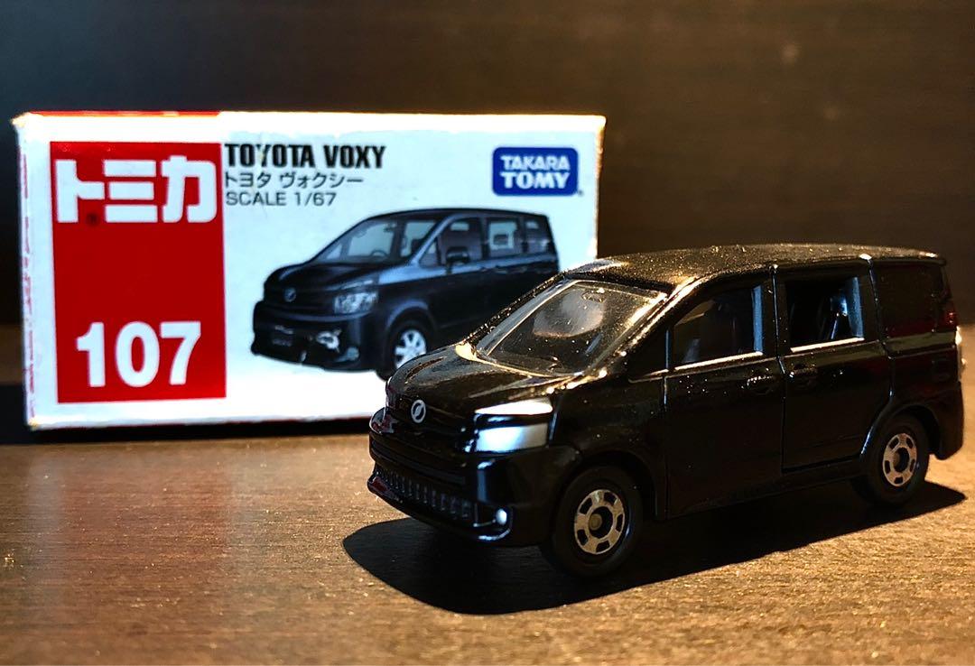 tomica voxy