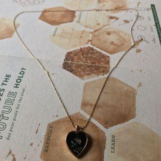 14K fine gold necklace with gold flower in black onyx pendant