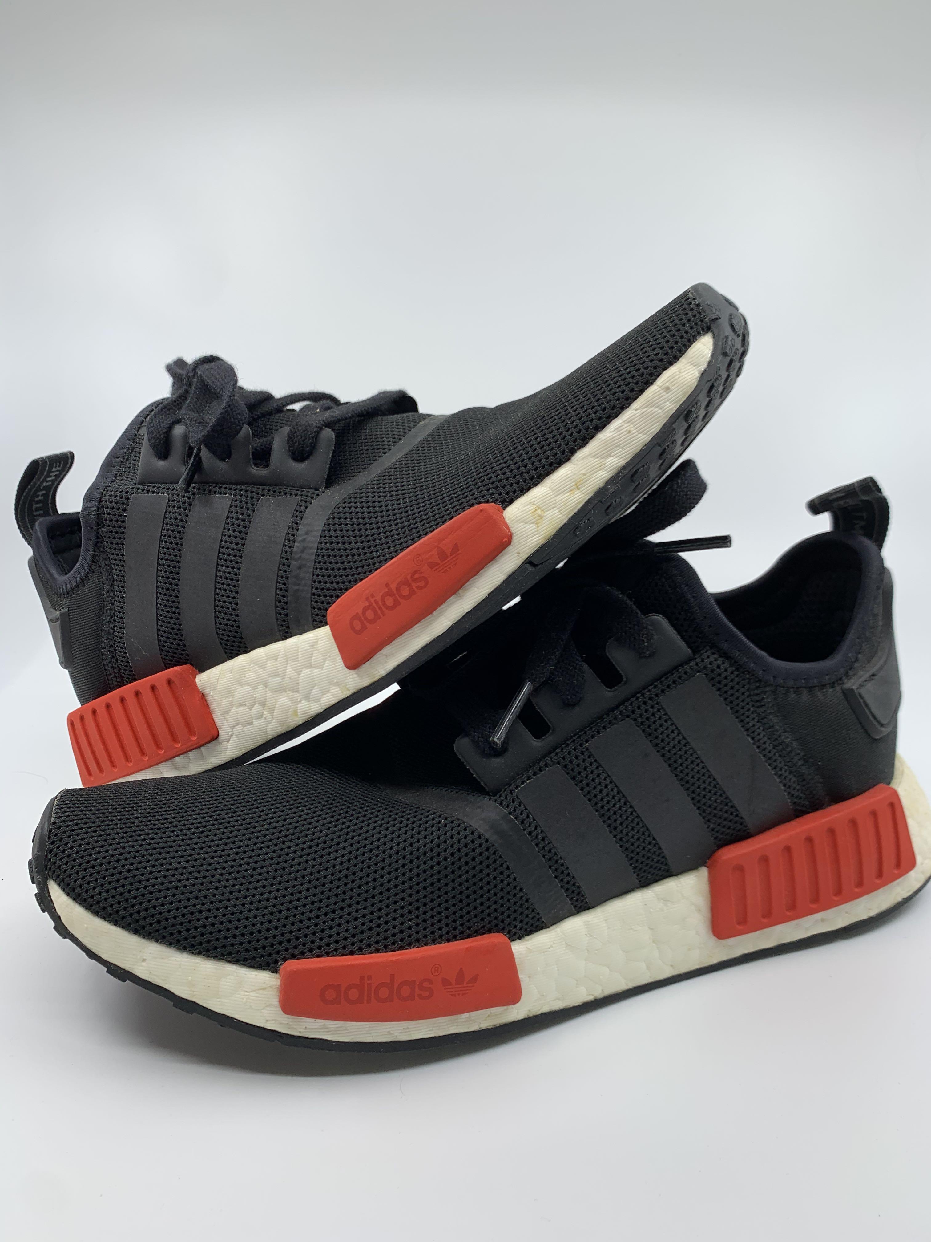 Descompostura bloquear helicóptero Adidas NMD R1 Black Red Boost The Brand With Three 3 Stripes, Men's  Fashion, Footwear, Sneakers on Carousell