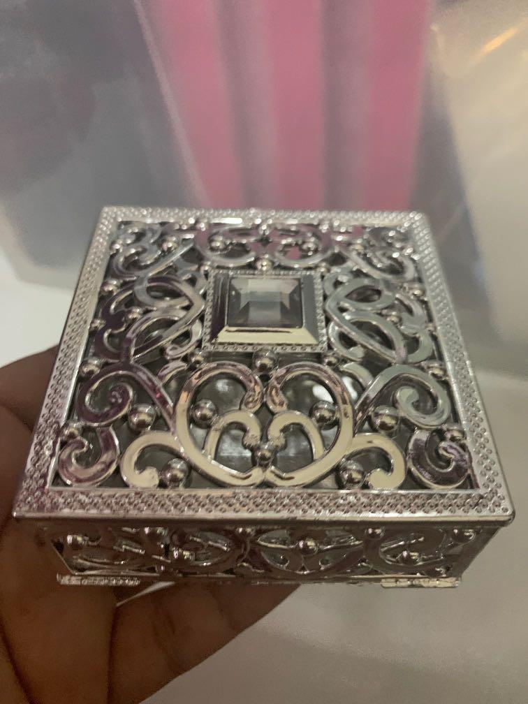 Box Bunga Rampai, Everything Else on Carousell