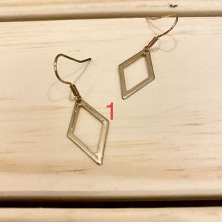 (Category: ) located in . Submitted by caccesstories (Listing ID 1037538103, Image 1). Description: .