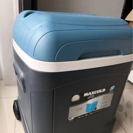 Igloo maxcold ice cube hotsell 70 quart rolling cooler