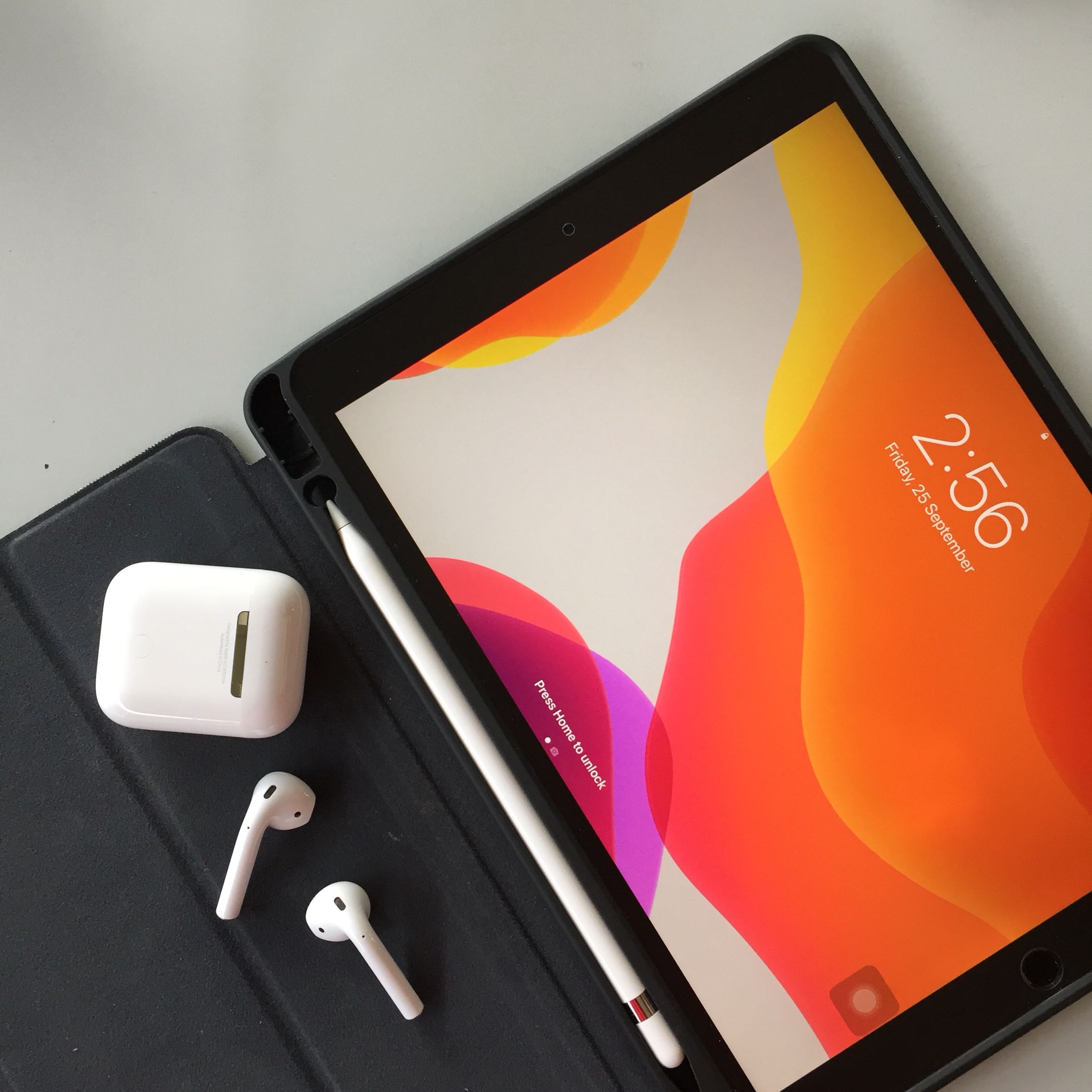 Ipad Pro 10 5 Apple Pencil Mobile Phones Tablets Tablets On Carousell
