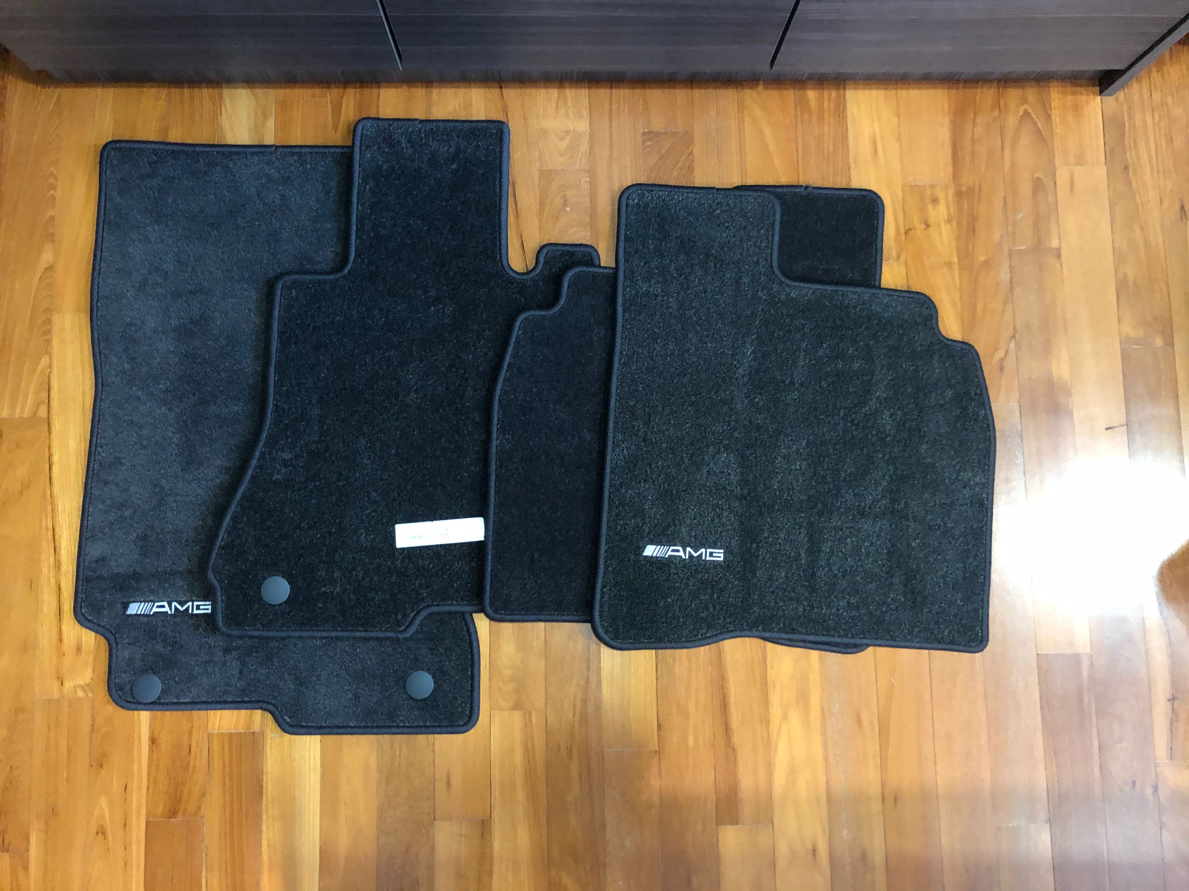 W221 floor store mats