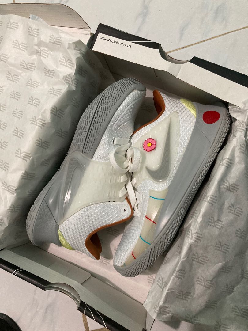 Sandy sales kyrie 2