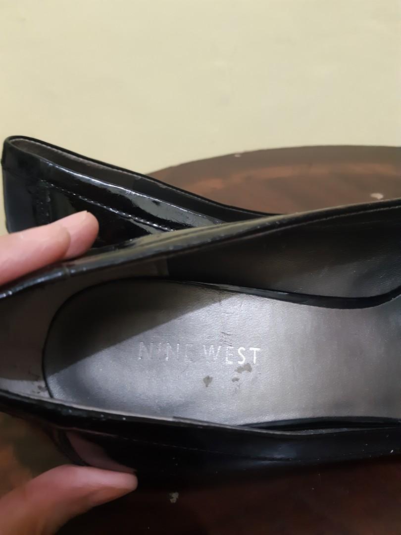 Nine West Heels (Category: Heels) located in Mandaluyong City. Submitted by grachi (Listing ID 1037536280, Image 2). Description: Reason for selling - di nagagamit Loafer type with heels Glossy.