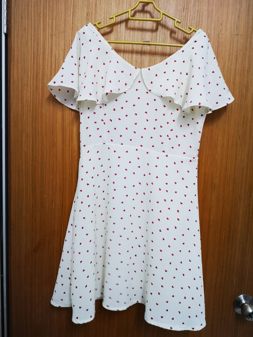 off shoulder clothes