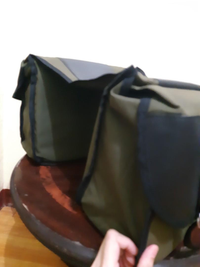 Rider Delivery Bag (Category: Sling Bags) located in Mandaluyong City. Submitted by grachi (Listing ID 1037541633, Image 2). Description: used in good condition PM if interested.