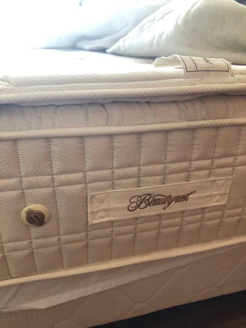 Simmons Beautyrest King Size Mattress Glendale PT, Furniture & Home