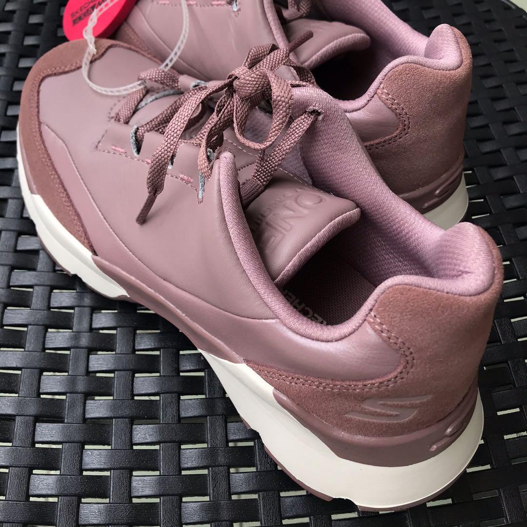 Skechers bora invoke hot sale