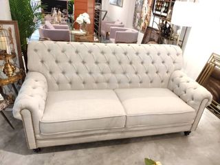 Chesterfield Single Sofa Home Furniture Furniture On Carousell