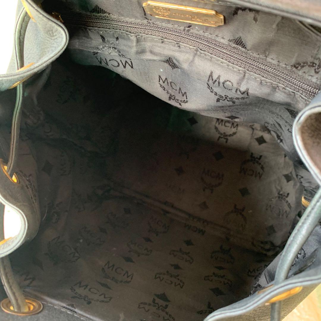 💯 Orginal MCM Vintage Germany Leather Backpack (Category: Luxury Bags & Wallets) located in Pontevedra. Submitted by larkscarfin (Listing ID 1037717679, Image 3). Description: Mcm Vintage Germany Leather Backpack -Korea Source -Authentic -Rank AB , Minor Signs of Use in sling (see pics).