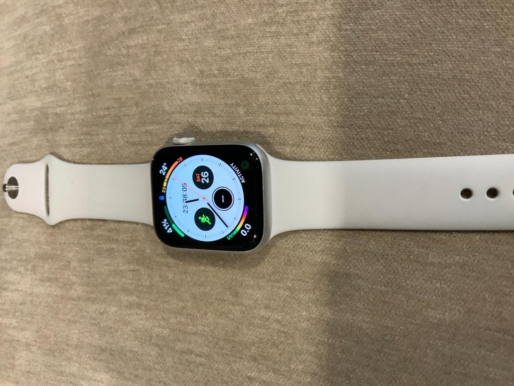 Apple watch series 4 silver aluminum case with white sport band online