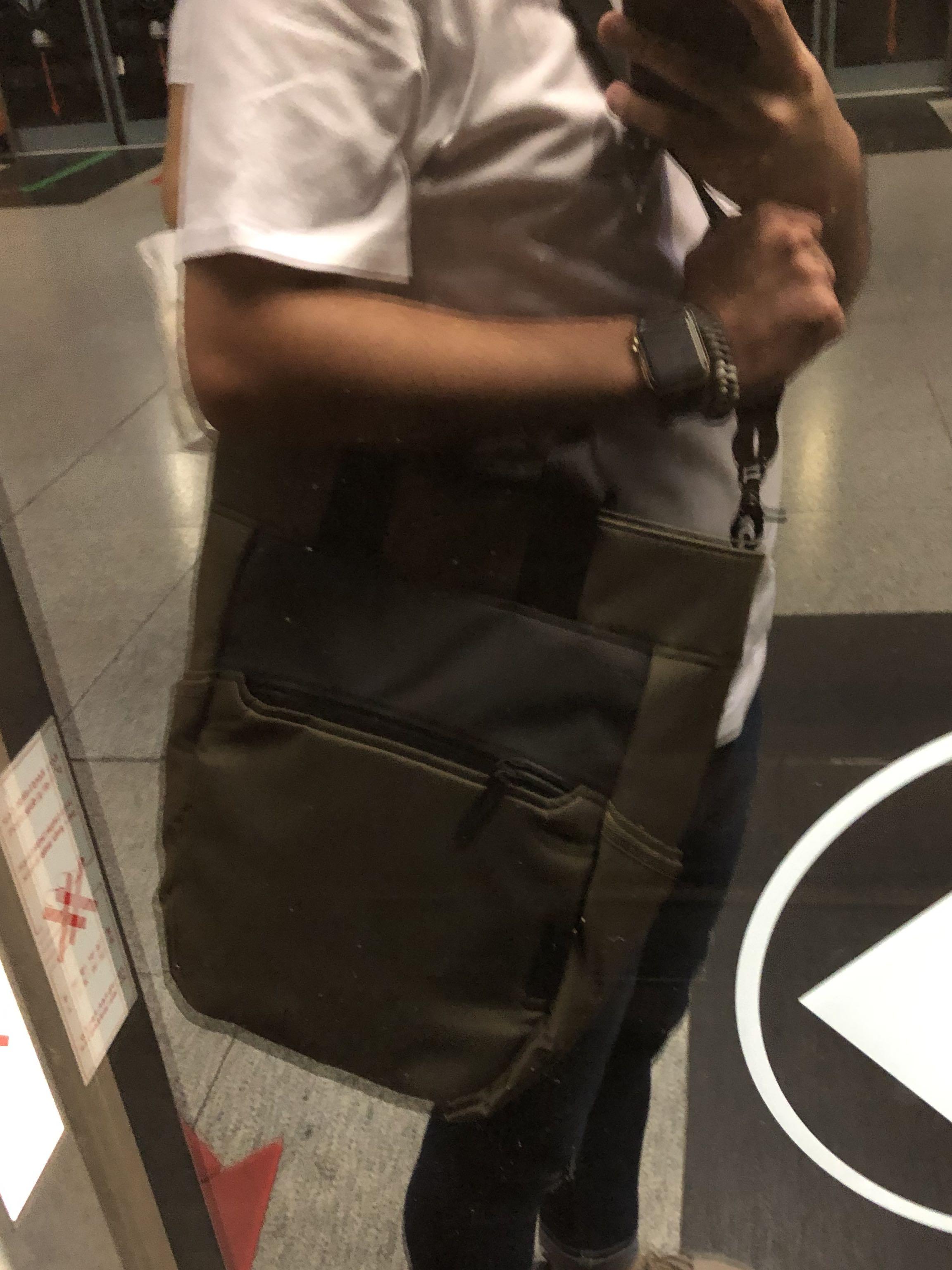 Crumpler art collective shop review
