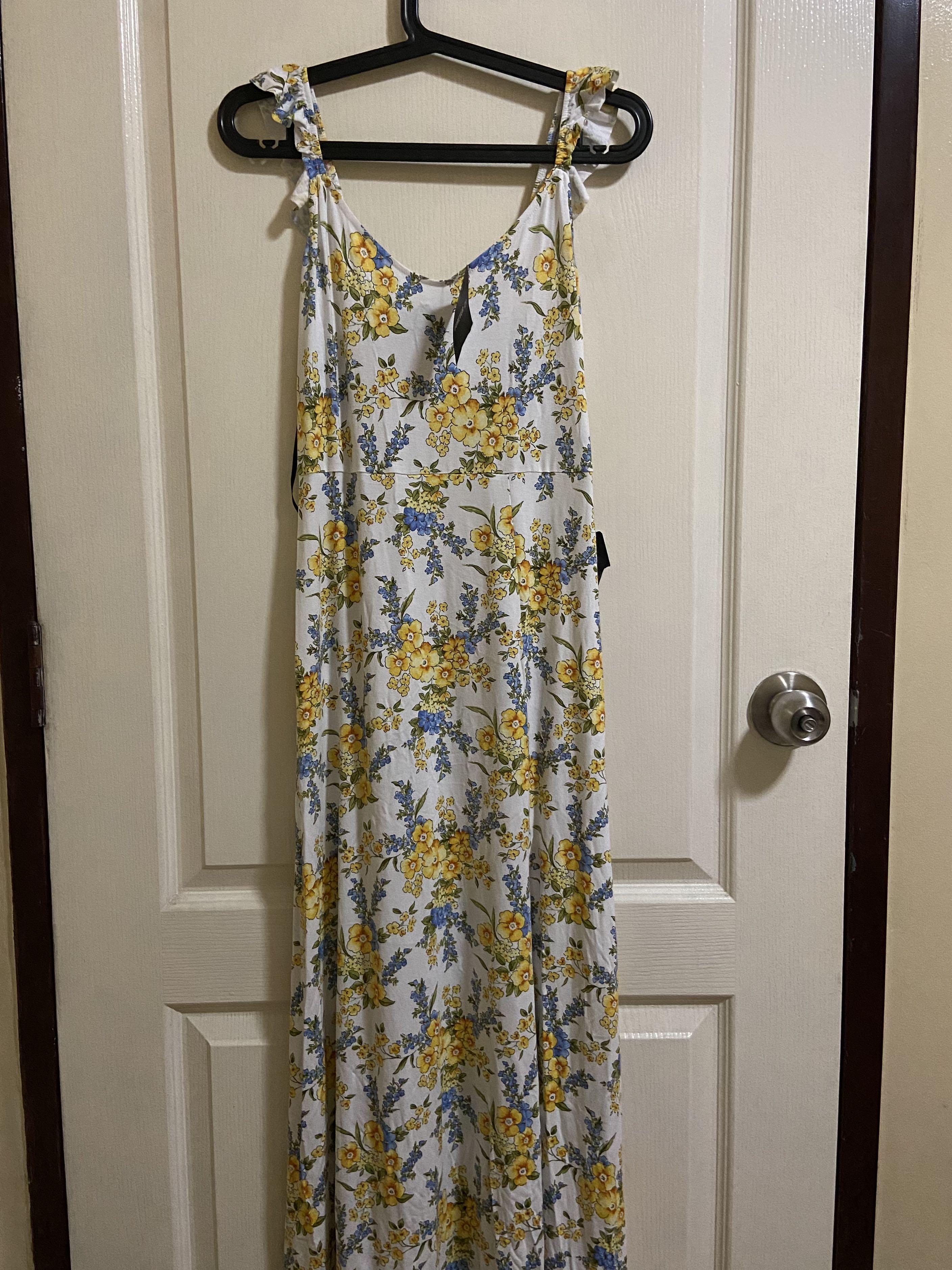 Forever21 Cotton Maxi Dress (Category: Dresses) located in Pasig City. Submitted by unit405 (Listing ID 1037741445, Image 1). Description: New with tag .