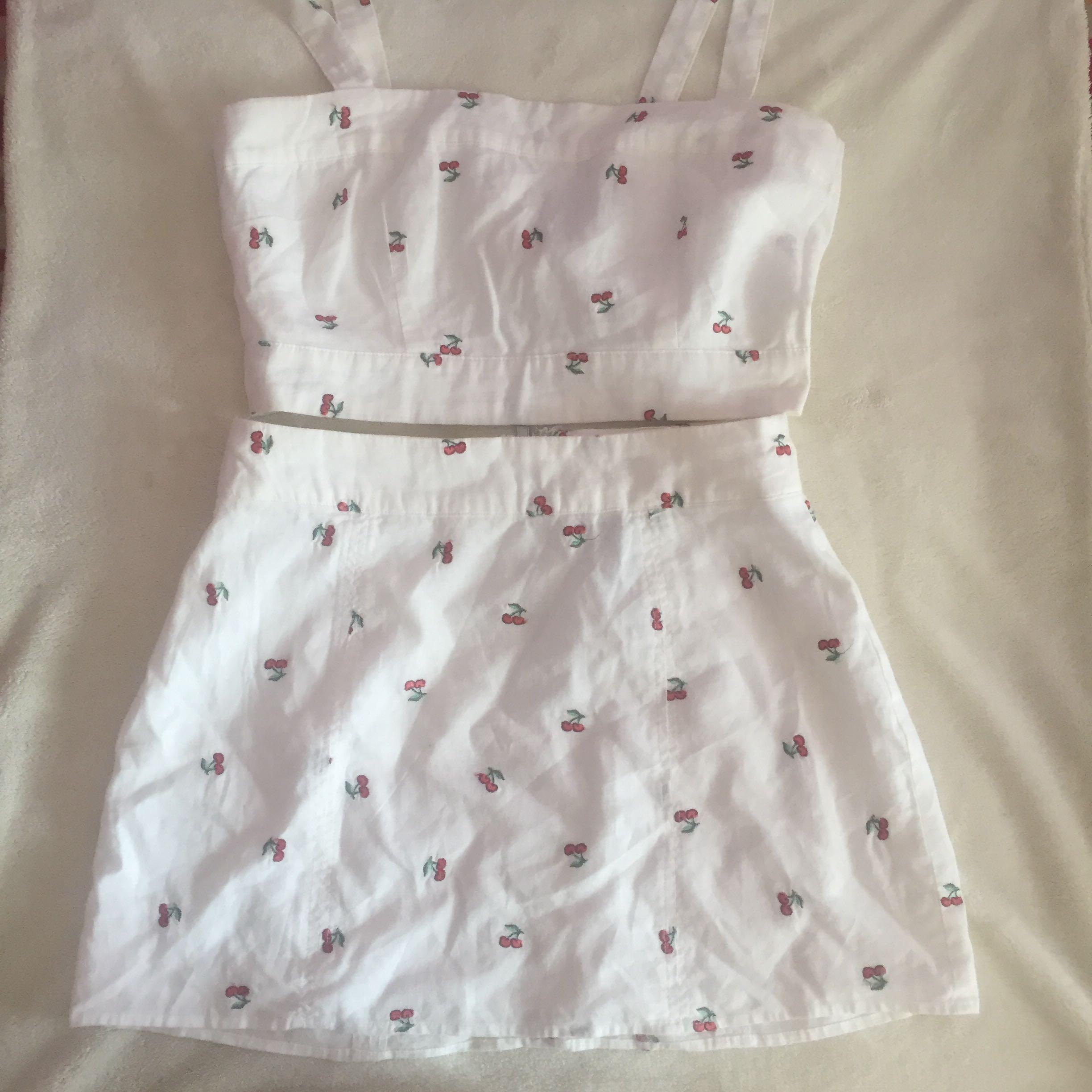 Forever 21 cherry top hot sale