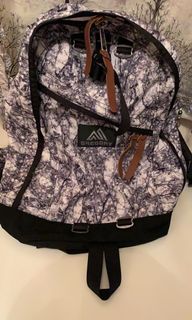 （分類：）位於 。 由 yuety7 提交（商品編號 1037809047，圖片 1）。簡介： 。