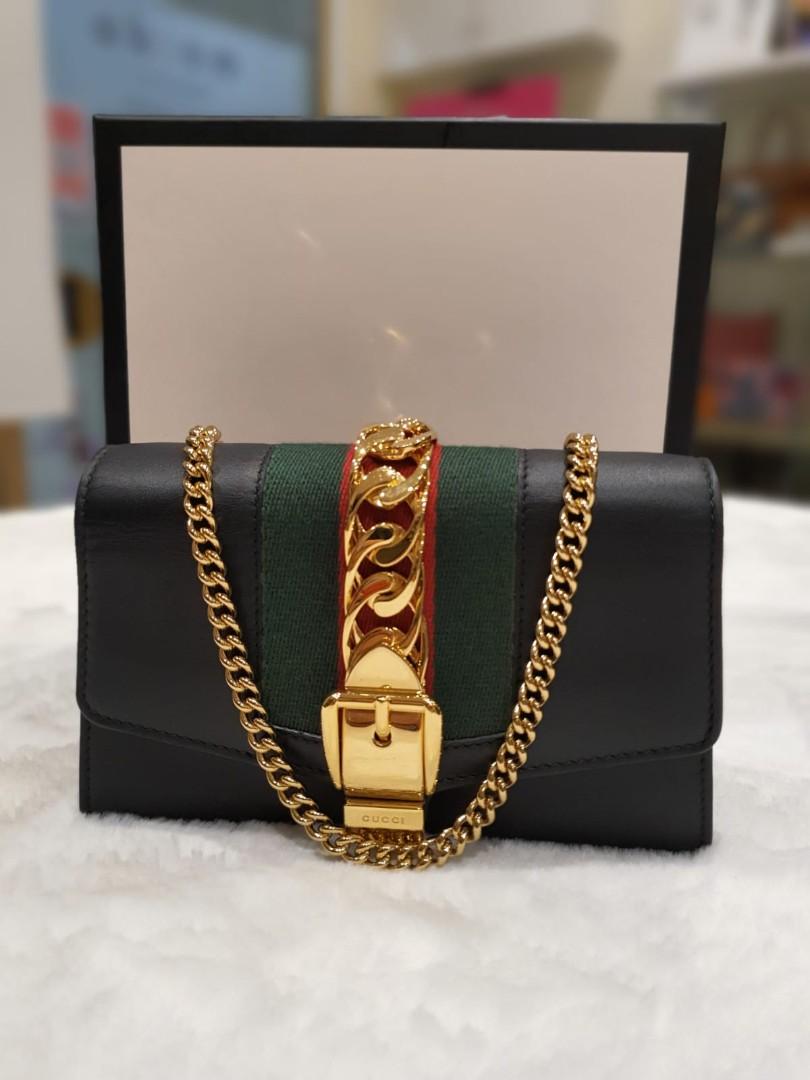 GUCCI Leather Mini Sylvie Bag Price TTC: $980 Condition: Very Good