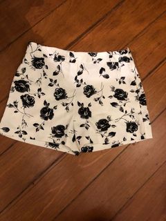 (Category: ) located in . Submitted by rackmywardrobe (Listing ID 1037704629, Image 1). Description: .