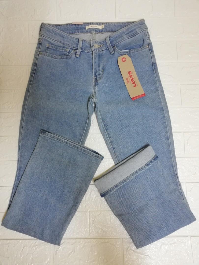 levis womens clothing
