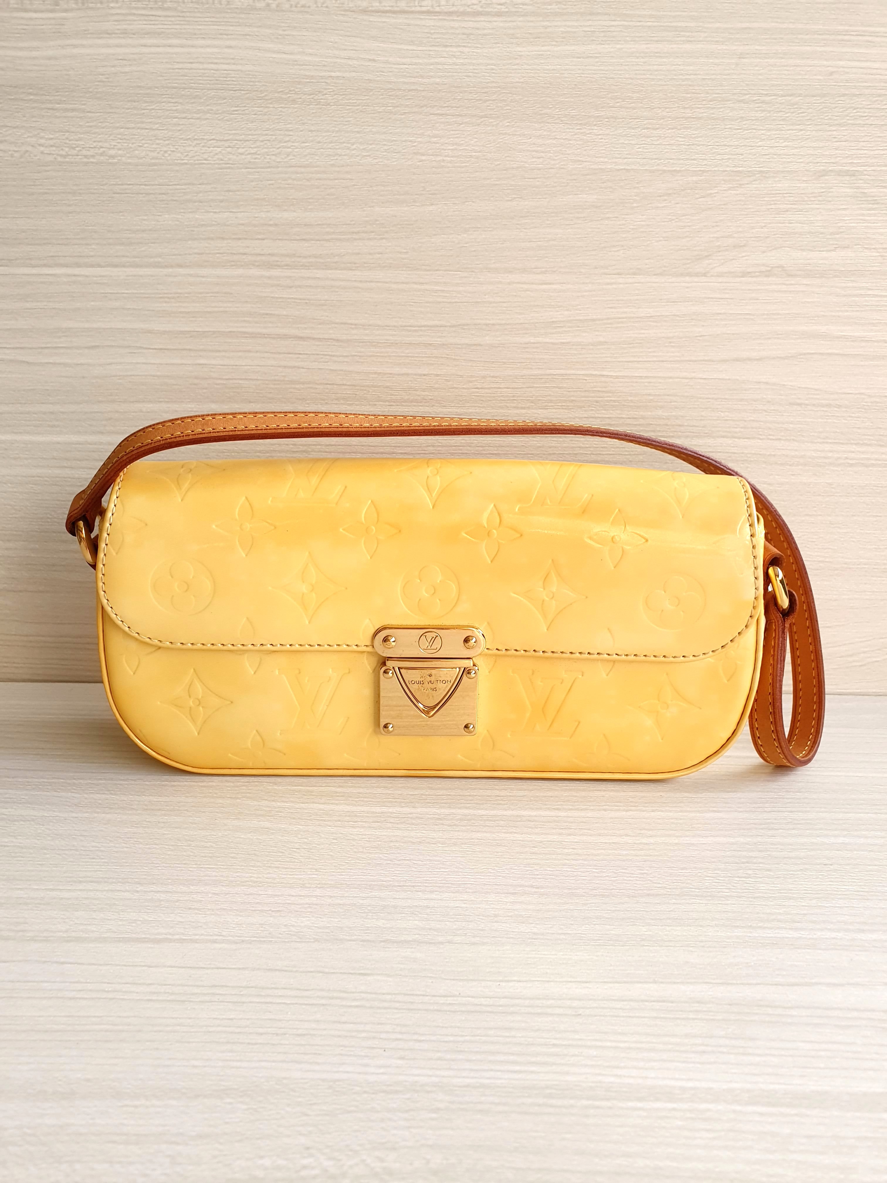Louis Vuitton Malibu Street Perle Vernis Leather, Luxury, Bags & Wallets on  Carousell