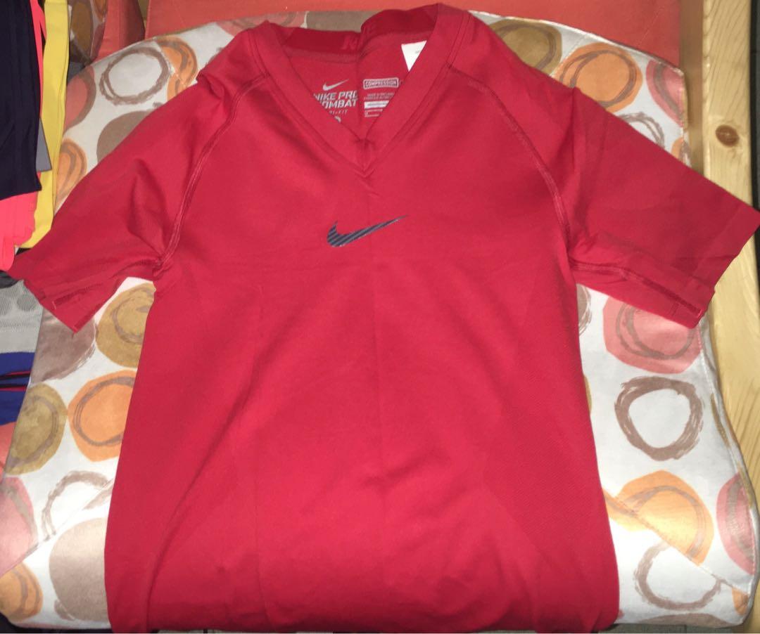 بسكويت الرسوم حاد nike pro combat red 