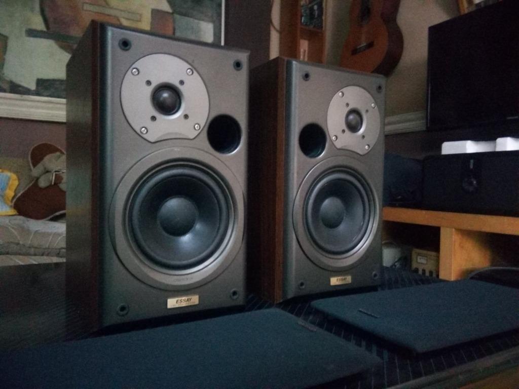Onkyo Essay Speakers 4 UR Receiver