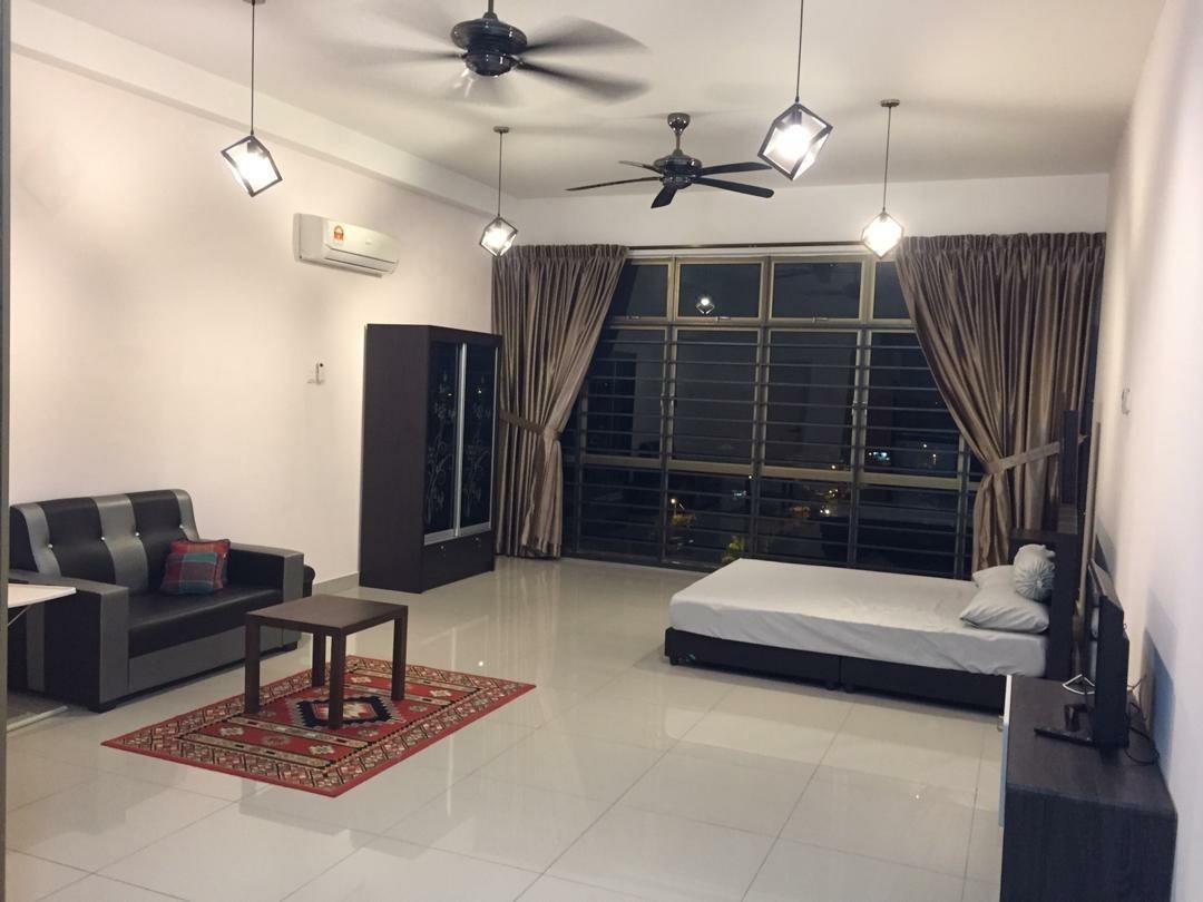 Palazio Apartment Mount Austin Studio Below Market Rental Property Rentals On Carousell