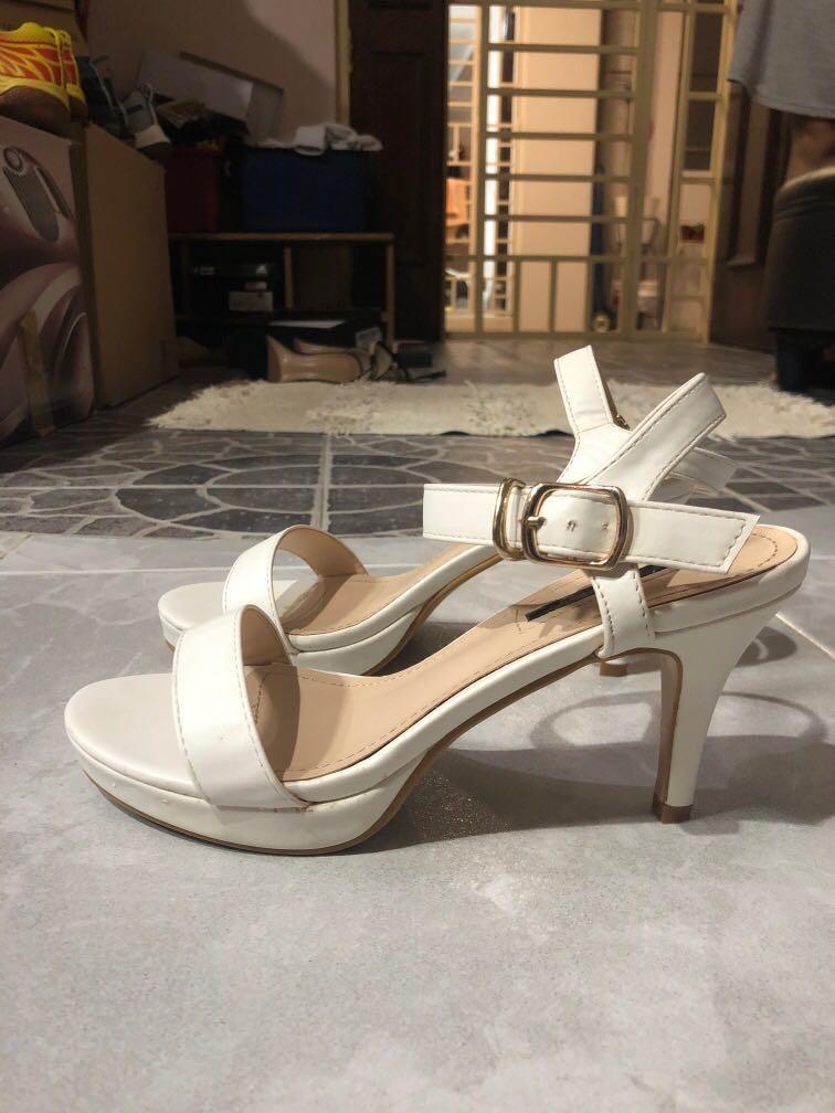 White heels size sales 9