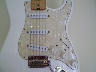 （分類：）位於 。 由 guitardudeman 提交（商品編號 1037642174，圖片 1）。簡介： 。