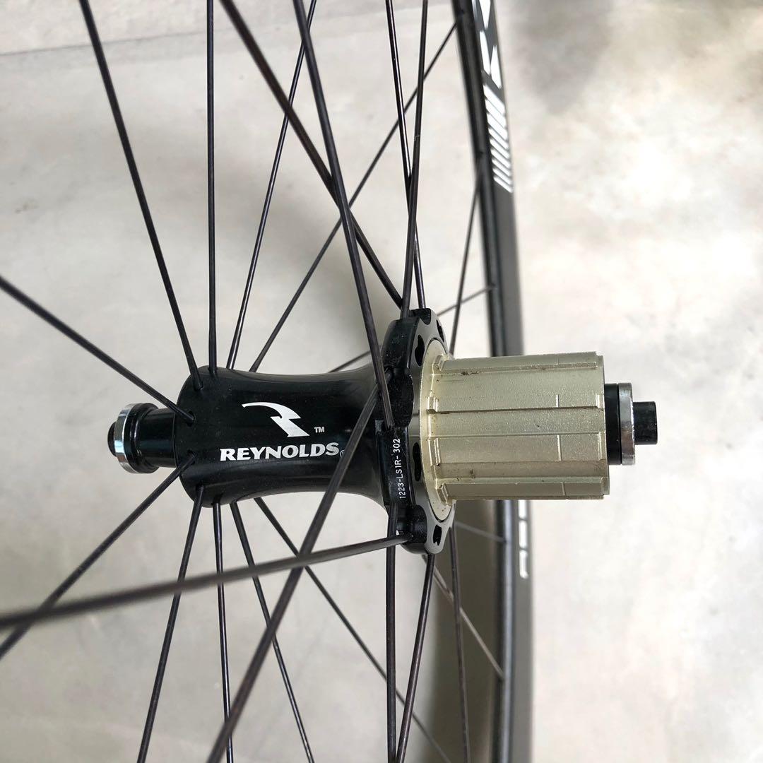 reynolds assault carbon clincher