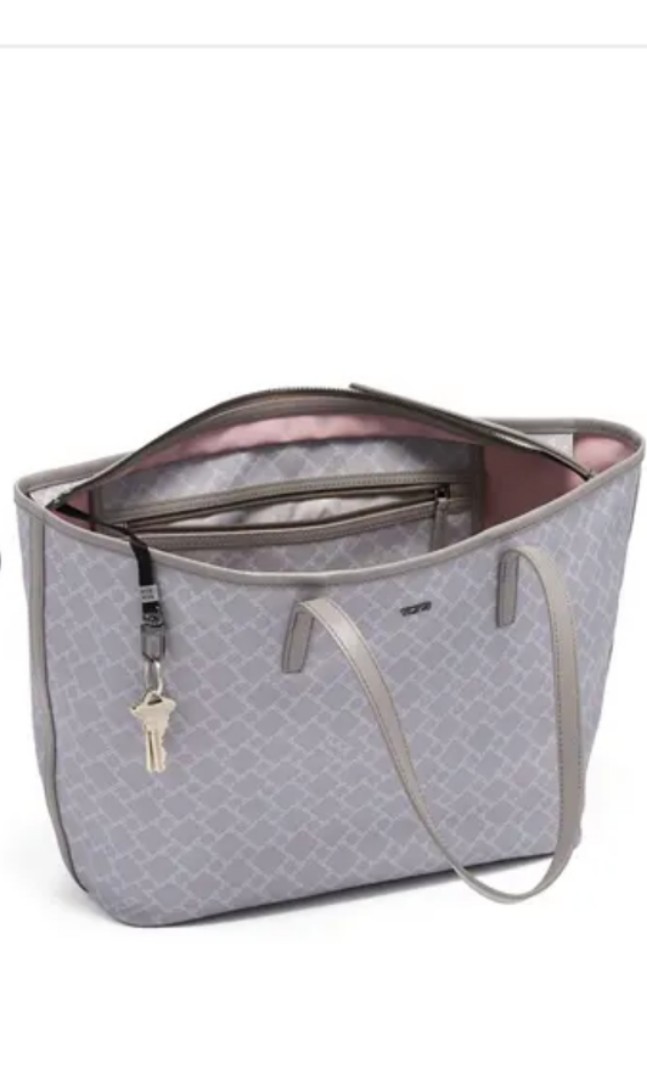 tumi small tote