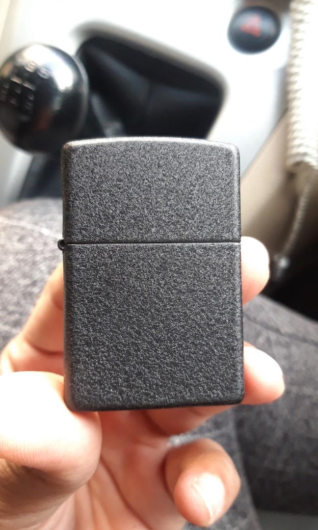 Zippo Black Crackle Original, Fashion, Pria di Carousell