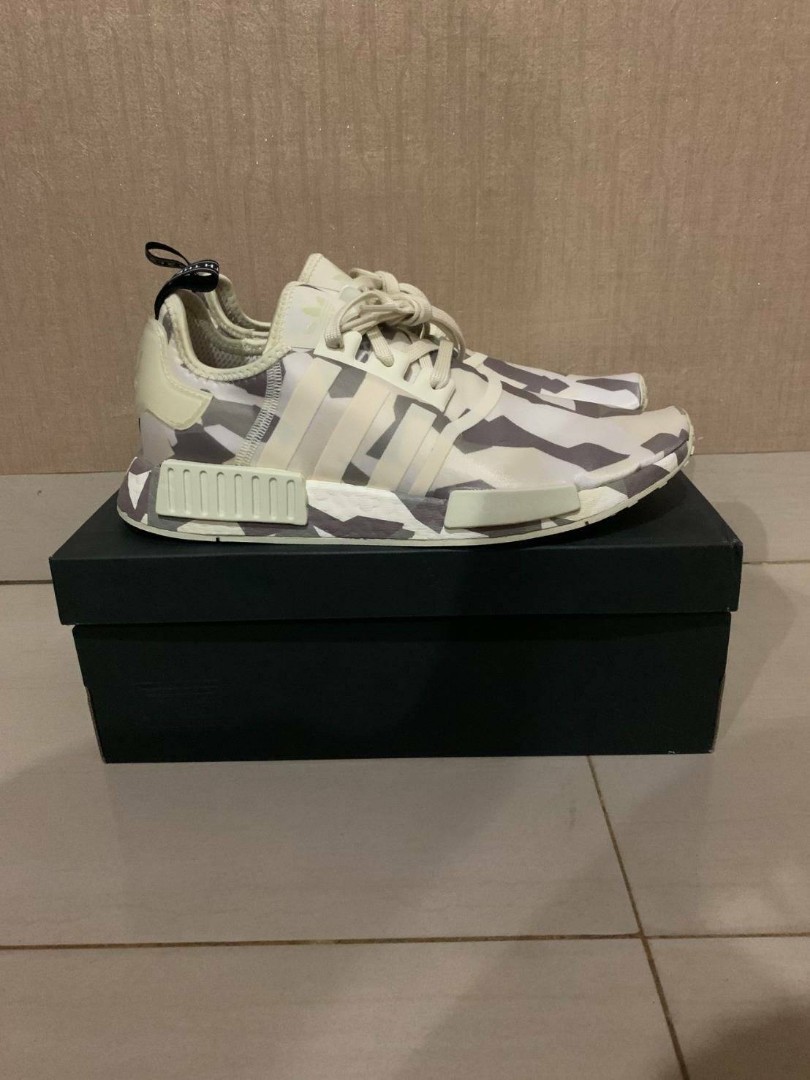 Adidas NMD R1 Sand Camo, Fesyen Pria, Sepatu , Sneakers di Carousell