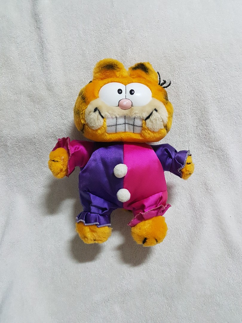 Authentic Vintage Dakin Garfield the Clown Plush Soft Toy, Hobbies