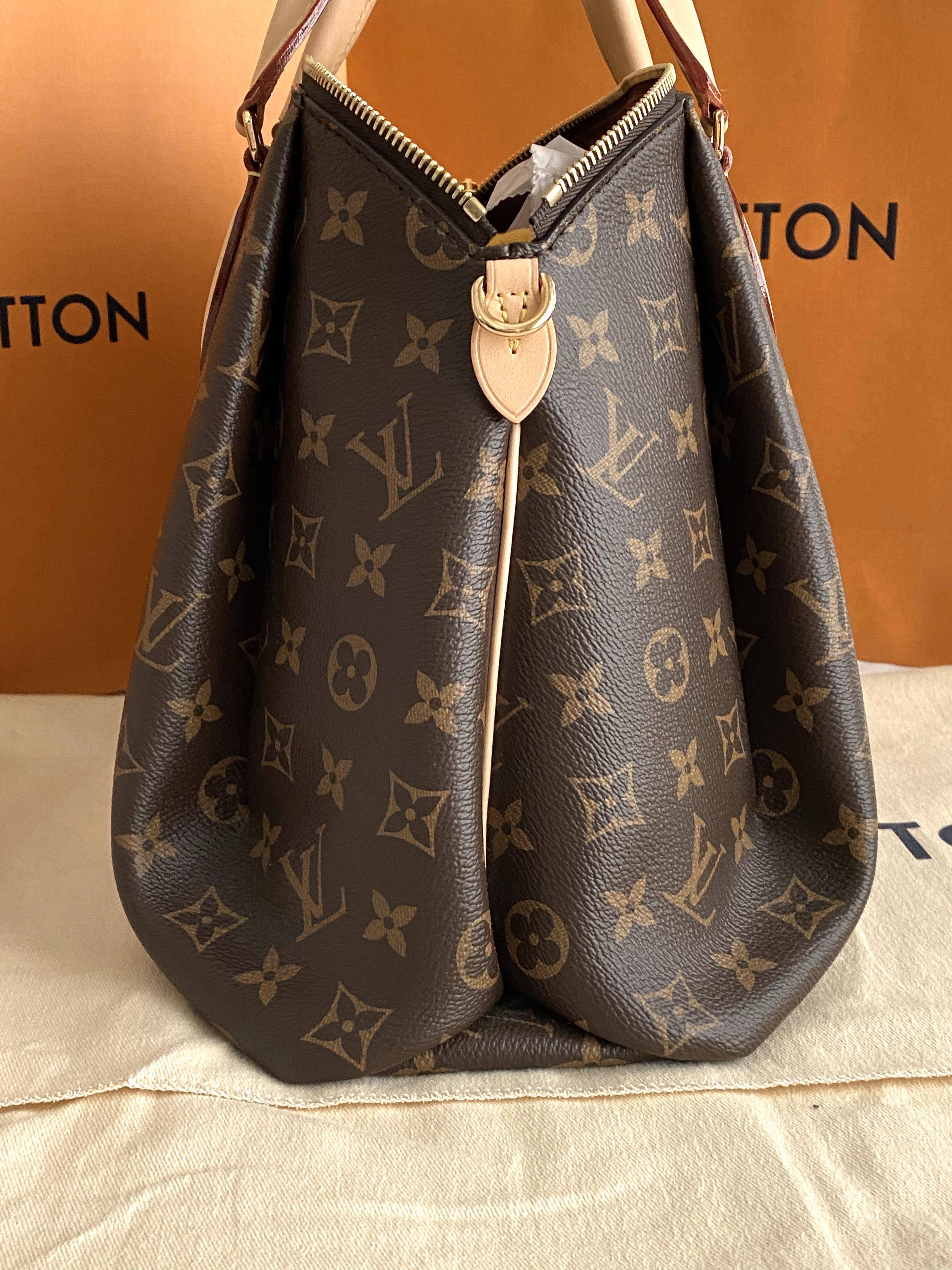 Louis Vuitton Rivoli Handbag 388223