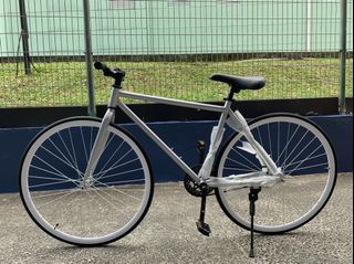 (Category: ) located in . Submitted by atbicycles (Listing ID 1037928586, Image 1). Description: .