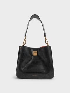 (Category: ) located in . Submitted by cb.closet (Listing ID 1037906496, Image 1). Description: .