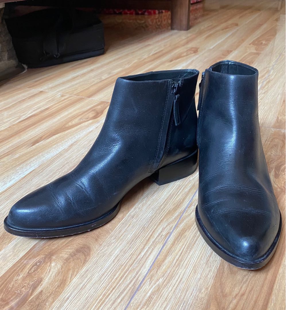 DKNY Leather boots, Women's Fashion 