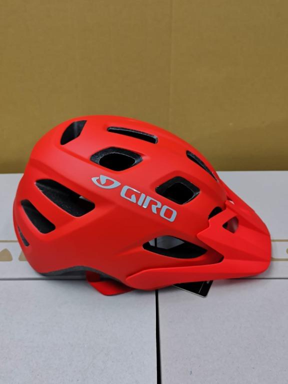 Giro sales fixture red